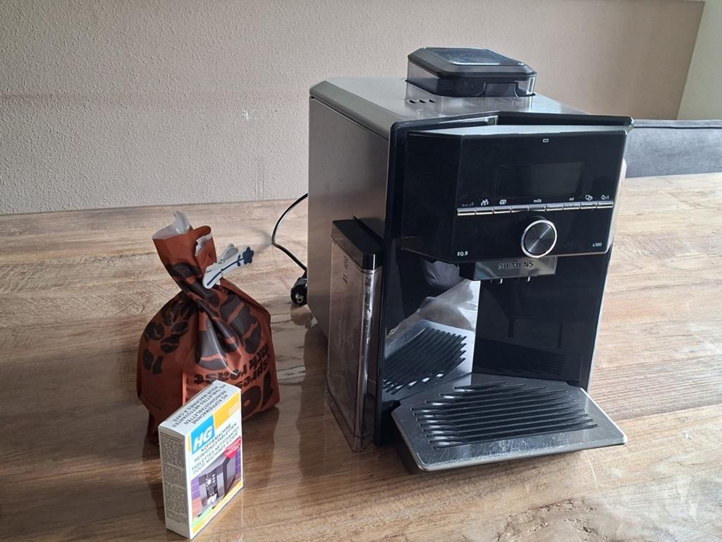Siemens EQ.9 S300 volautomatische espressomachine, Ophalen, Afneembaar waterreservoir, Espresso apparaat, 10 kopjes of meer