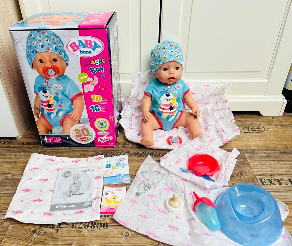 NW Babyborn Magic Eyes Boy 43 cm Baby born pop jongenspop, Ophalen of Verzenden, Nieuw, Babypop