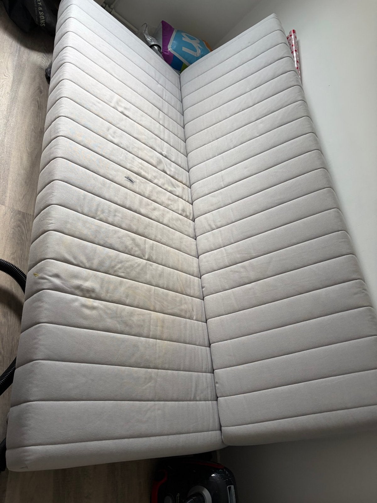 Comfortabele slaapbank/bedbank - Grijs, Huis en Inrichting, Slaapkamer | Bedden, Tweepersoons, 200 cm, Verstelbaar, Gebruikt