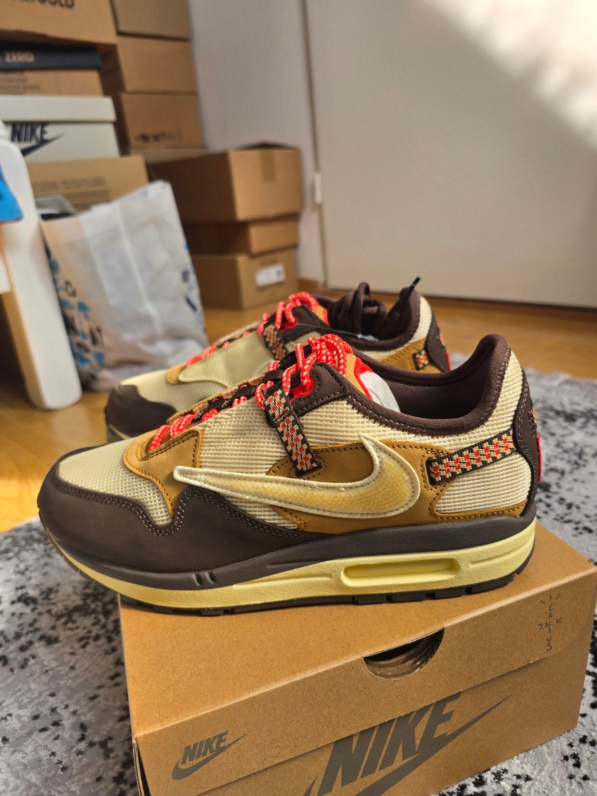 Nike Air Max 1 Travis Scott Cactus Jack maat 41, Kleding | Heren, Schoenen, Bruin, Nike, Nieuw, Ophalen of Verzenden