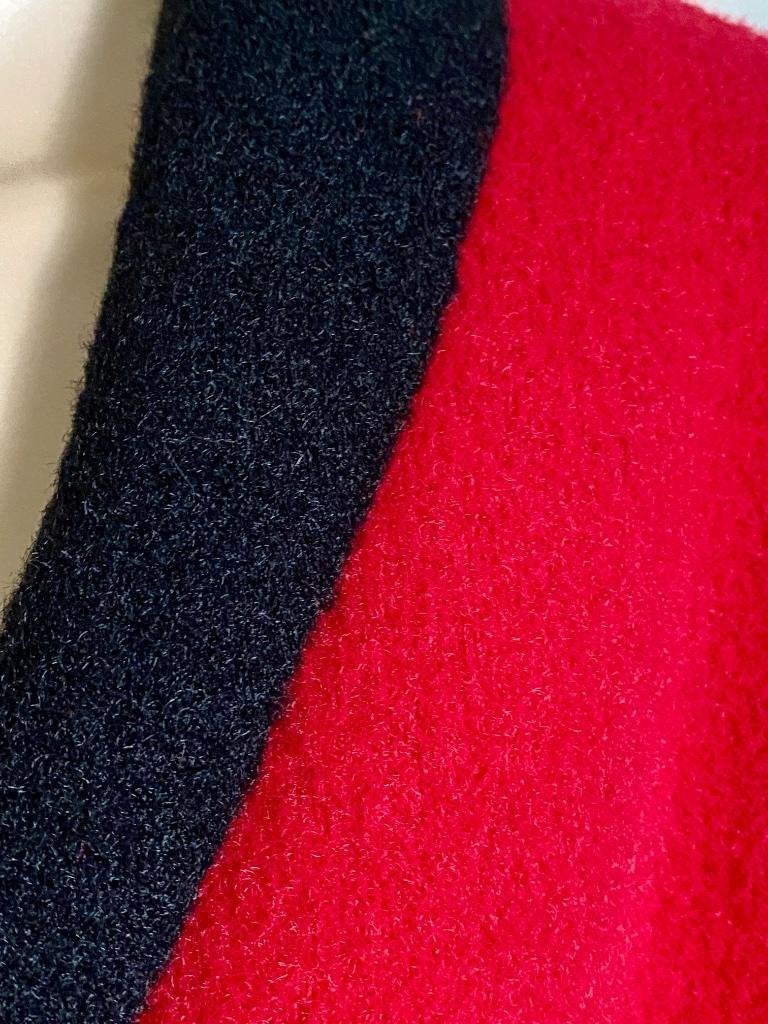 i697 Yest maat 40/42=L jas lang vest jasje winter rood/zwart, Maat 38/40 (M), Ophalen of Verzenden, Zo goed als nieuw, Yest