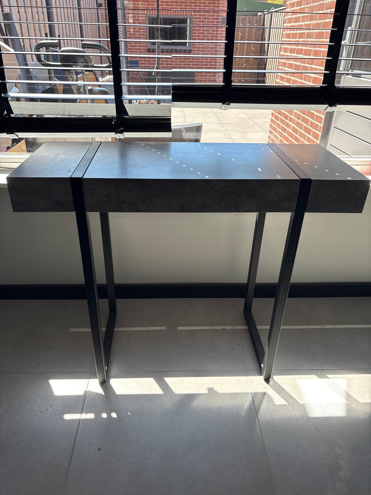 Betonlook sidetable 120x80cm, 100 tot 150 cm, Ophalen of Verzenden, Zo goed als nieuw, Metaal