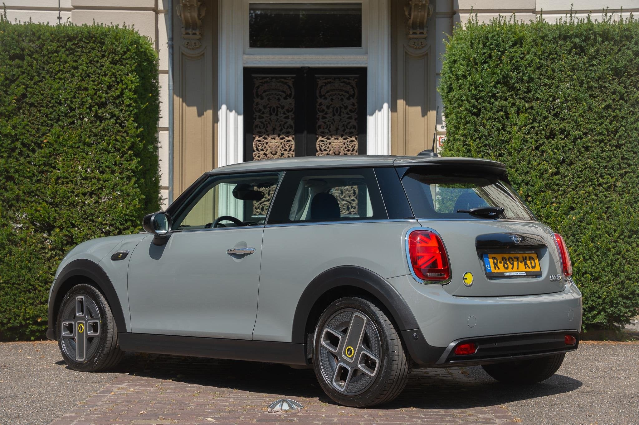 MINI Electric MINI Electric 33 kWh ACC | CAMERA | CARPLAY |, 33 kWh, 4 stoelen, Mini Electric, 195 min