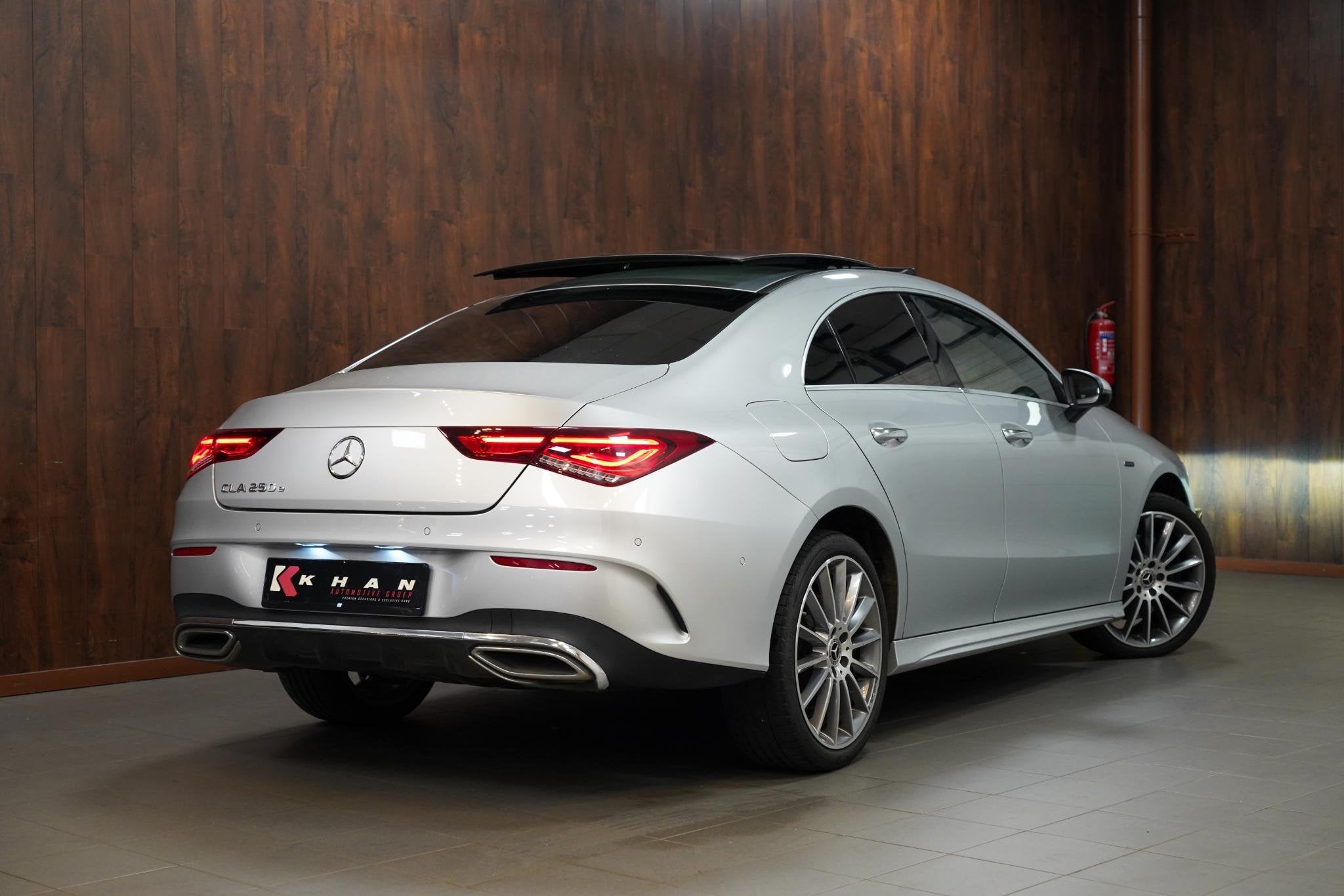 Mercedes-Benz CLA-klasse 250 e AMG Line BOMVOL|Pano|Burmeste, Auto's, CLA, Stof, Gebruikt, 4 cilinders