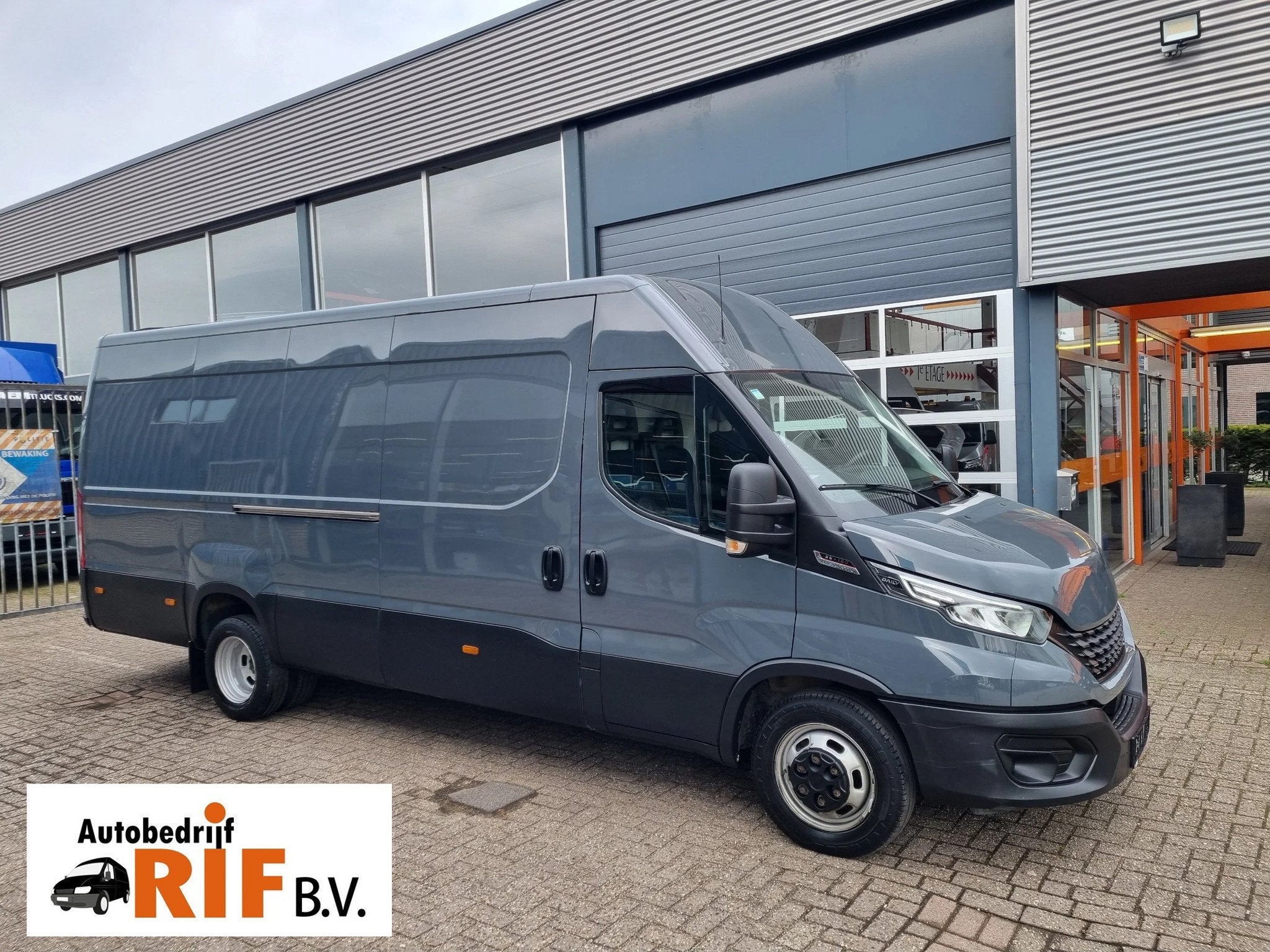 Iveco Daily 35C18 3.0D 180 PK L4H2 Maxi Hi-Matic Euro 6, Auto's, Achterwielaandrijving, Gebruikt, Euro 6, 4 cilinders