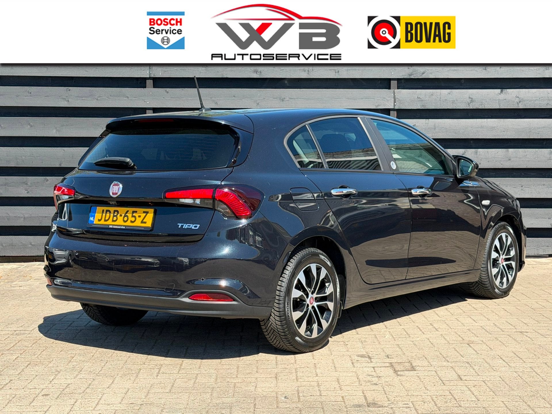 Fiat Tipo 1.4 Street Camera I Navigatie I Cruise I DAB, Auto's, Voorwielaandrijving, Stof, Gebruikt, Zwart