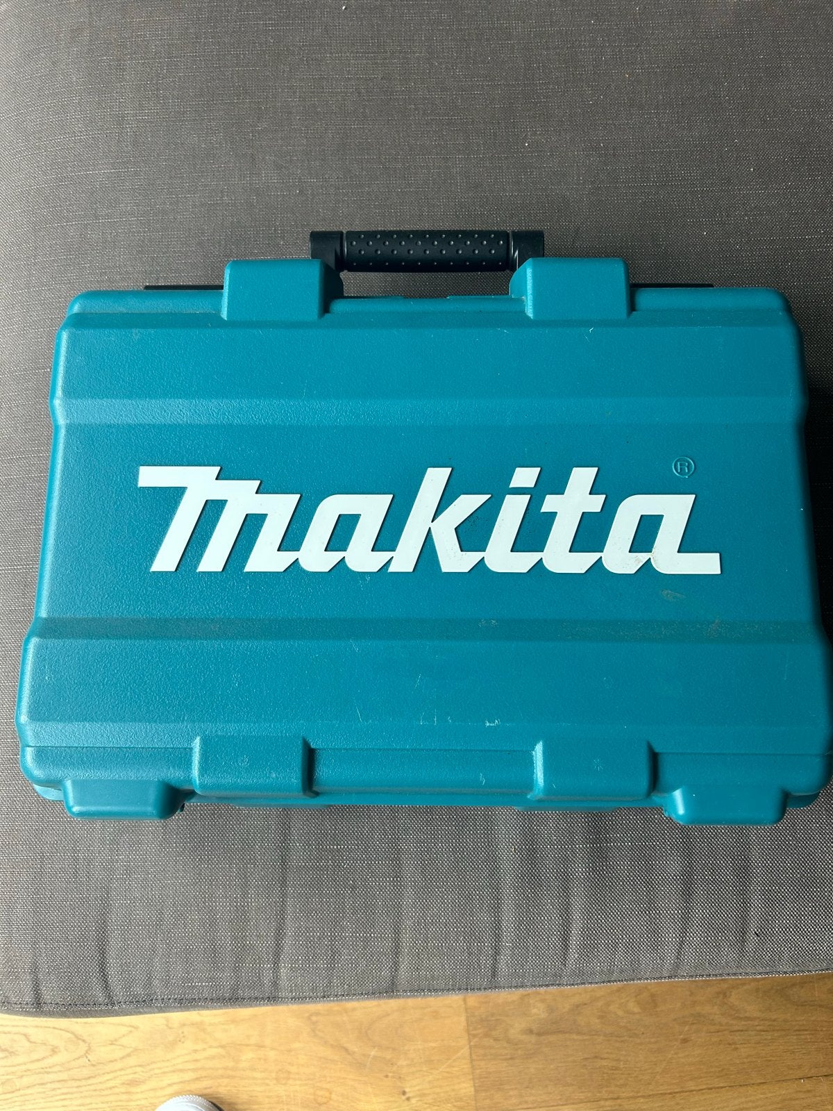 Makita Boor- en Schroefmachine met Accu en Oplader, Doe-het-zelf en Verbouw, Gereedschap | Boormachines, Ophalen, Gebruikt, Minder dan 400 watt