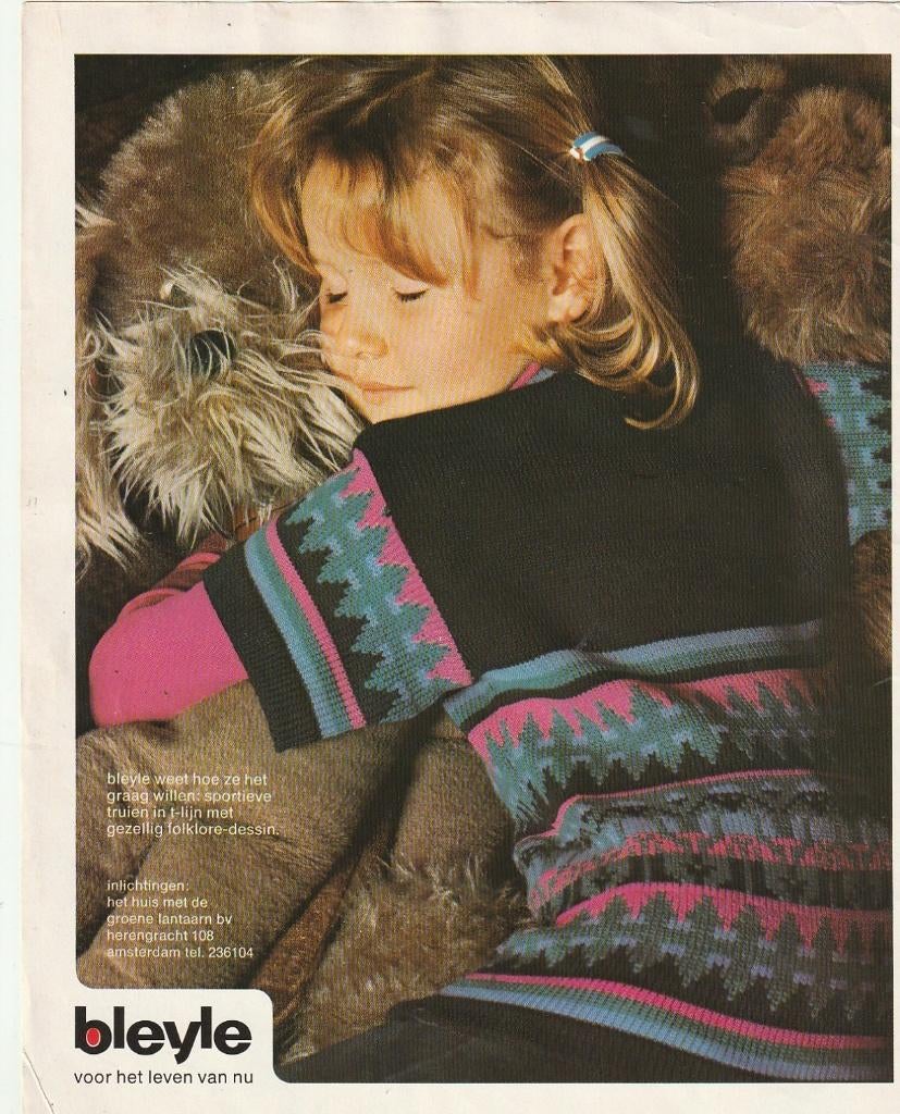 Retro reclame 1976 Bleyle kindermode meisje met hondje, Verzenden, Overige typen