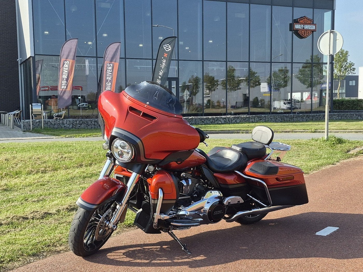 Harley-Davidson FLHXSE CVO Street Glide Vivid Black, Ap.nl@harley-davidson.com, Overig, Laan van Vredenoord 33
2289 DA  Rijswijk ZH, NL