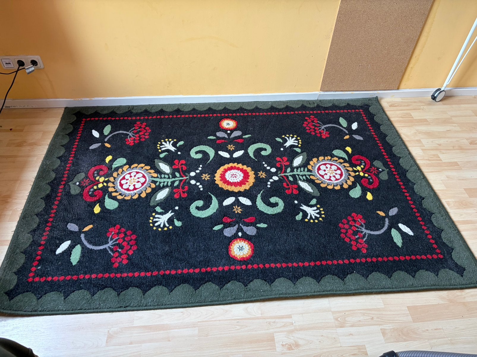 Vloerkleed met bloemenpatroon, Ophalen, Gebruikt, 100 tot 150 cm, Zwart