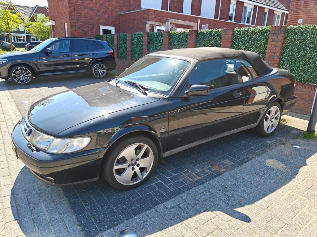 Saab 9-3 2.0 T Cabrio AUT 2001 Zwart | Cabrio dak werkt niet, 4 cilinders, Cabriolet, 4 stoelen, Zwart