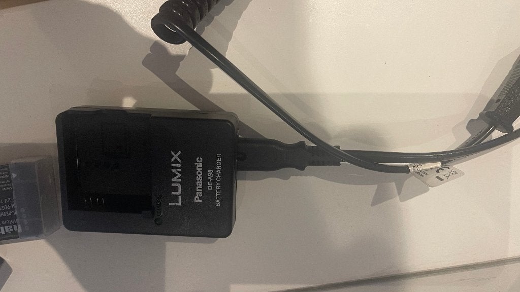 Accu + lader voor Panasonic Lumix DC-TZ99, Ophalen, Zo goed als nieuw, Oplaadbaar