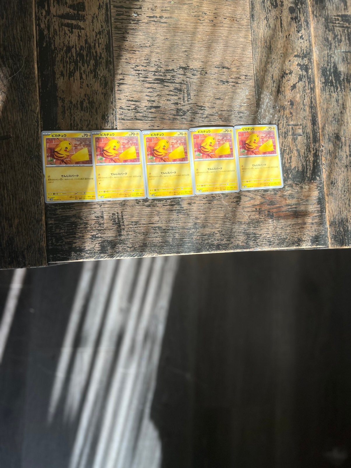 Pikachu,s (japans), Ophalen of Verzenden, Zo goed als nieuw, Meerdere kaarten, Foil