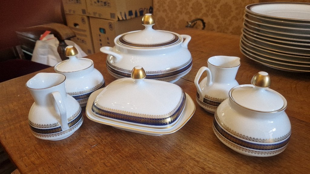 Twaalf delig servies, Huis en Inrichting, Keuken | Servies, Ophalen, Klassiek, Zo goed als nieuw, Porselein