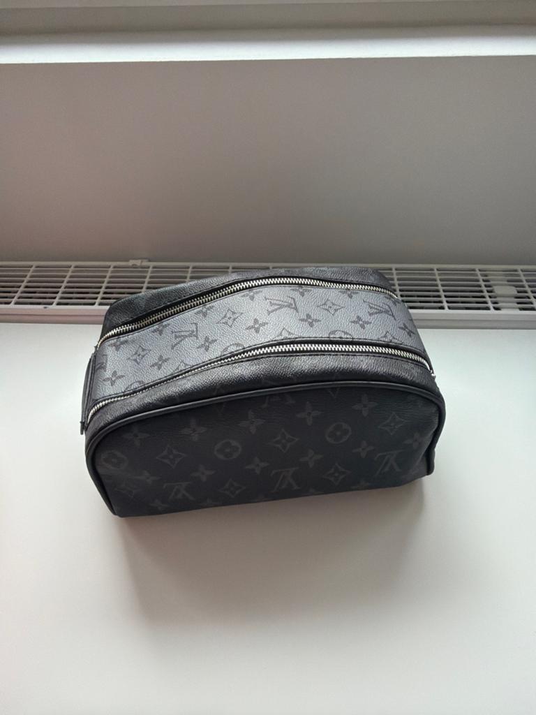 Louis Vuitton Toilettas - Stijlvol en Praktisch, Ophalen of Verzenden, Zo goed als nieuw, Zwart, Heer of Dame
