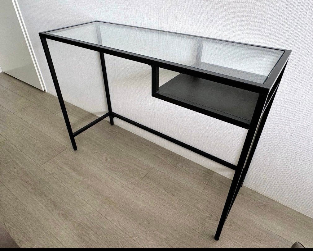 IKEA Vittsjö bureau - Zo goed als nieuw, Huis en Inrichting, Bureaus, Ophalen, Zo goed als nieuw