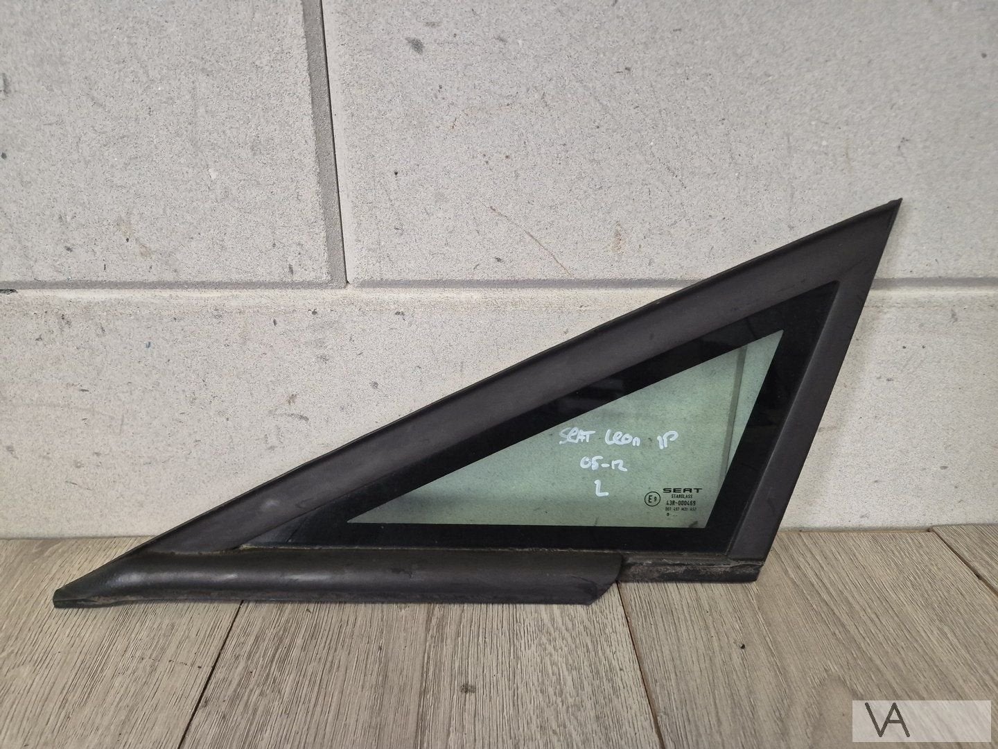 Seat Leon 1p 2005 - 2012 ruit linksvoor bij scherm voor deur, Gebruikt, -, -, Ophalen of Verzenden