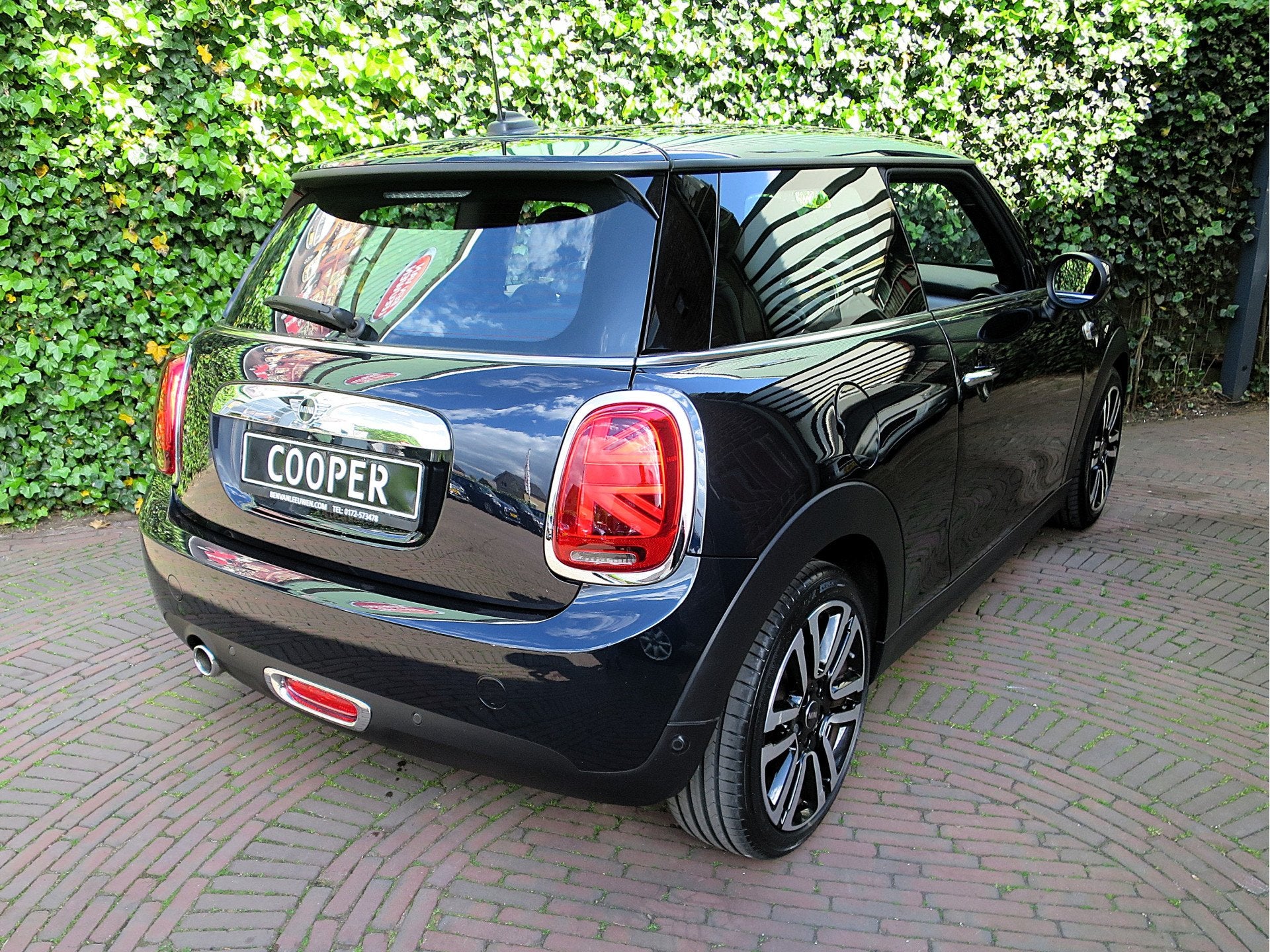 MINI Cooper 1.5 One Pepper F56 LCI met LED, Park ass., DAB,, 12 maanden, Stof, Gebruikt, Bedrijf