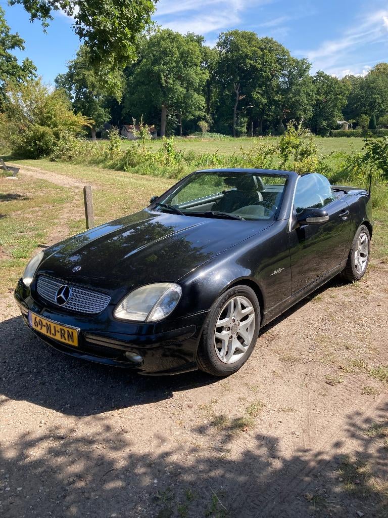 Mercedes-Benz SLK 2.0  AUT 2003, Auto's, Mercedes-Benz, Automaat, 1998 cc, Achterwielaandrijving, Zwart