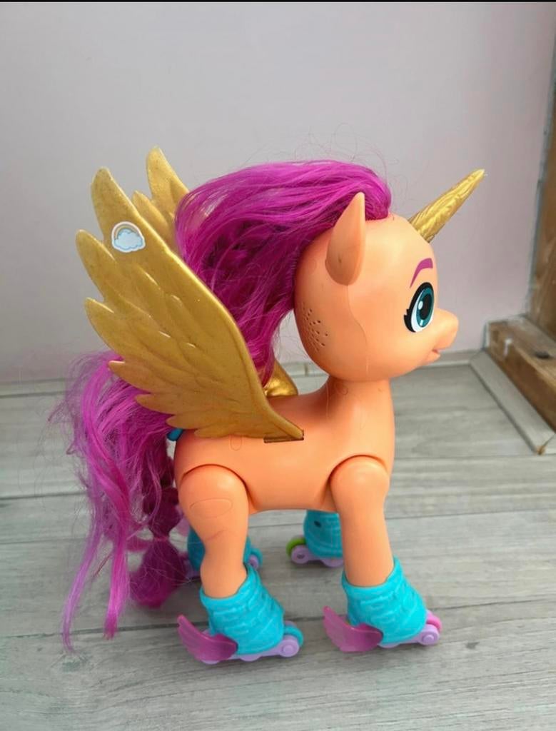 My Little Pony Zingende en Rolschaatsende Sunny Starscout, Ophalen of Verzenden, Zo goed als nieuw
