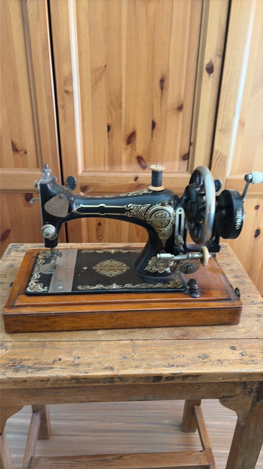 Klassieke Naaimachine uit grootmoederstijd, Ophalen of Verzenden
