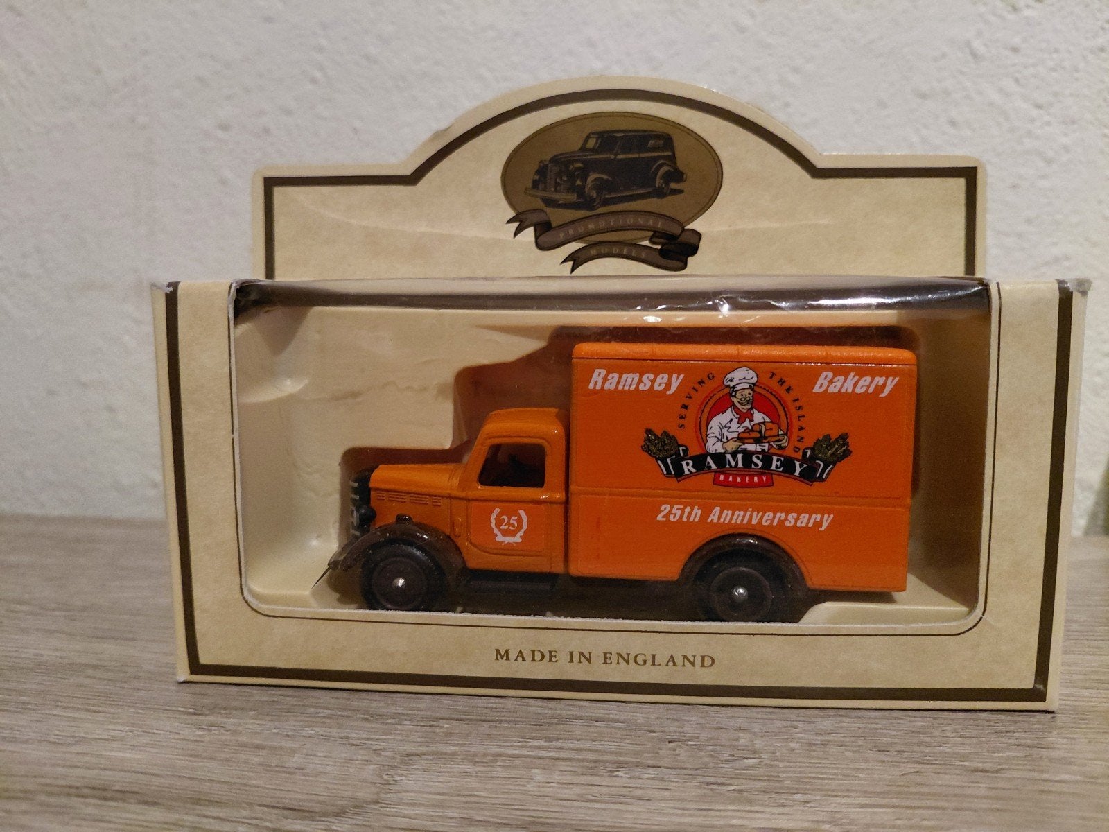'Ramsey Bakery' 25th Anniversary Truck, Hobby en Vrije tijd, Modelbouw | Auto's en Voertuigen, Overige merken, Auto, Verzenden