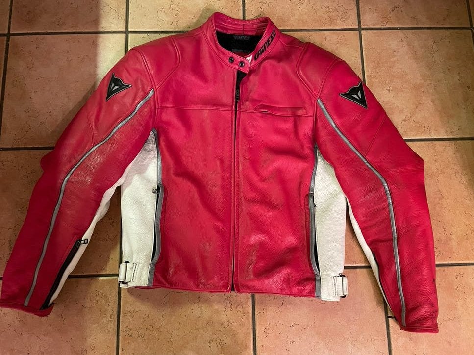 Dainese Leren Motorjas - Rood/Wit, Maat 54, Motoren, Kleding | Motorkleding, Ophalen of Verzenden, Tweedehands, Heren, Jas | leer