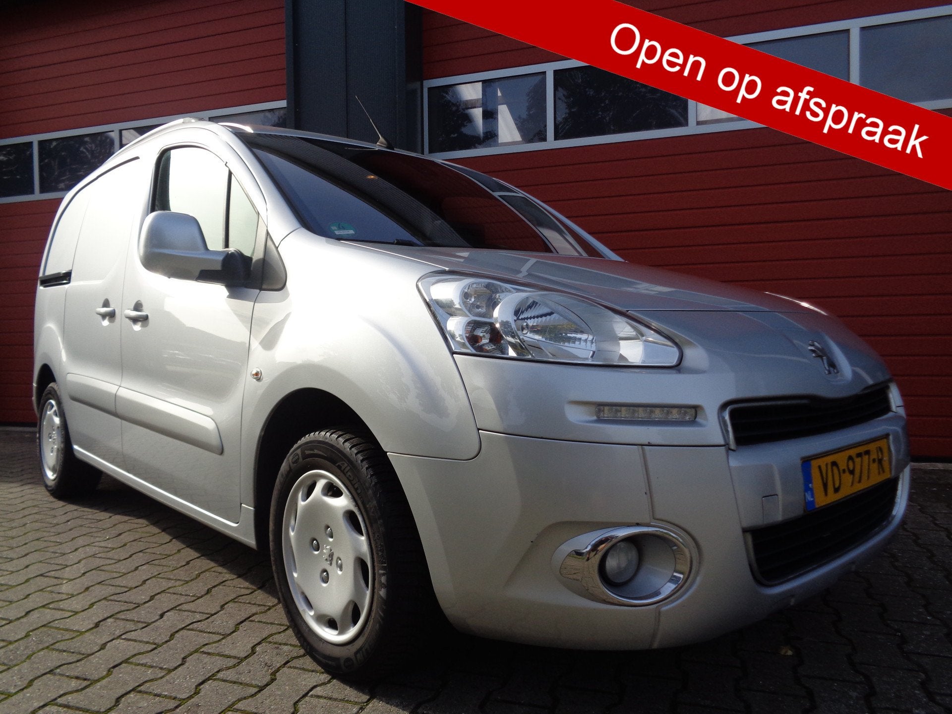 Peugeot Partner 120 1.6 e-HDI L1 Navteq 2Tronic Automaat Air, Auto's, Euro 5, Gebruikt, 4 cilinders, Origineel Nederlands