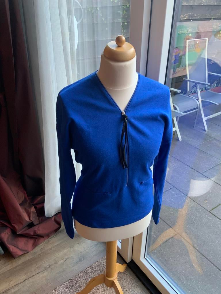Schitterende blauwe trui / vest, maat 40, Ophalen of Verzenden, Zo goed als nieuw, Maat 48/50 (M), Blauw