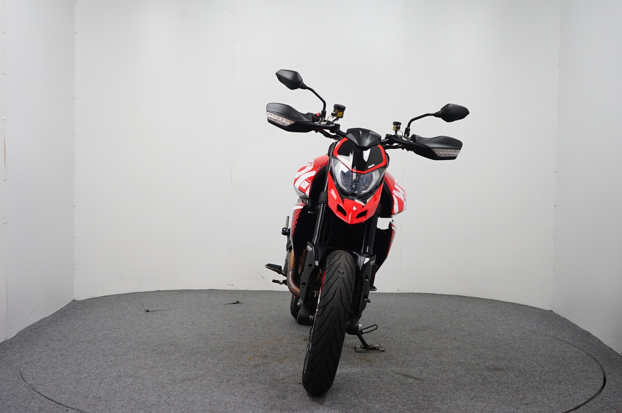 Ducati HYPERMOTARD 950 RVE (bj 2022), Meer dan 35 kW, ABS, 937 cc, SuperMoto