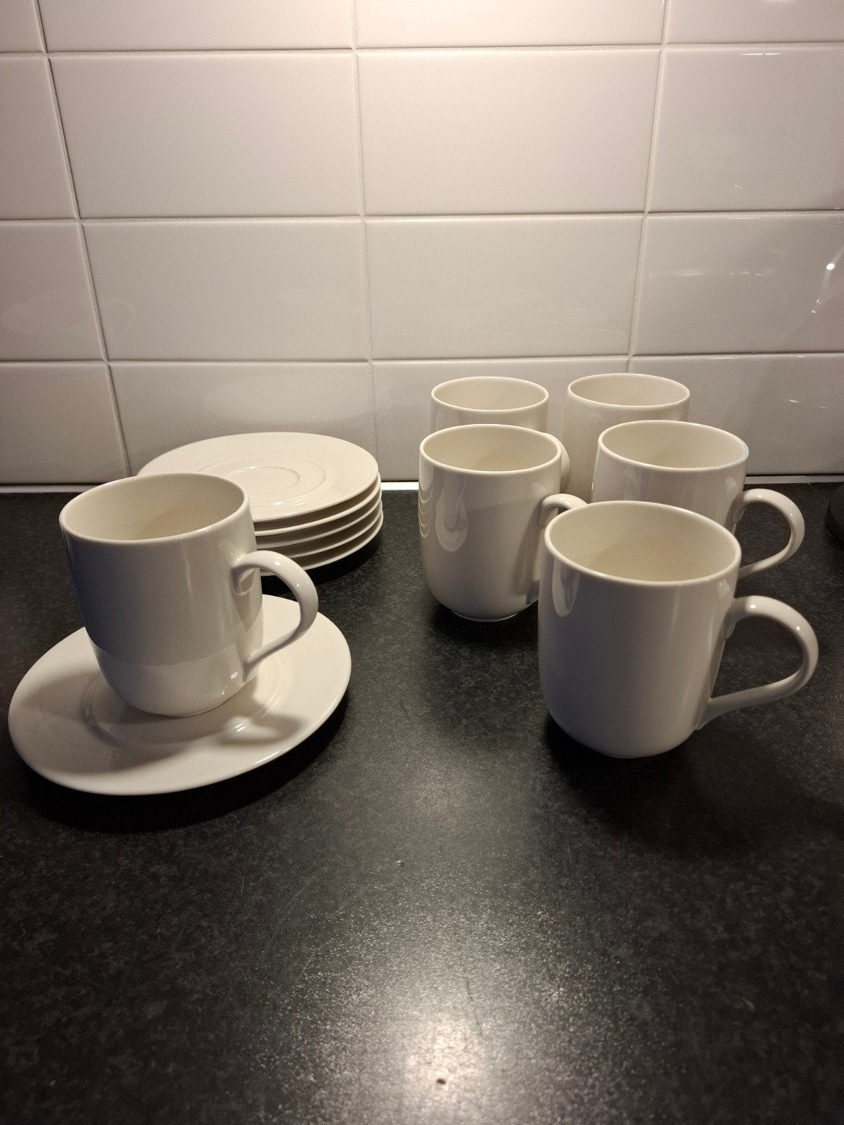Alessi La Bella Tavola Mokken met schotels - Ettore Sottsass, Overige merken, Keramiek, Ophalen of Verzenden, Zo goed als nieuw