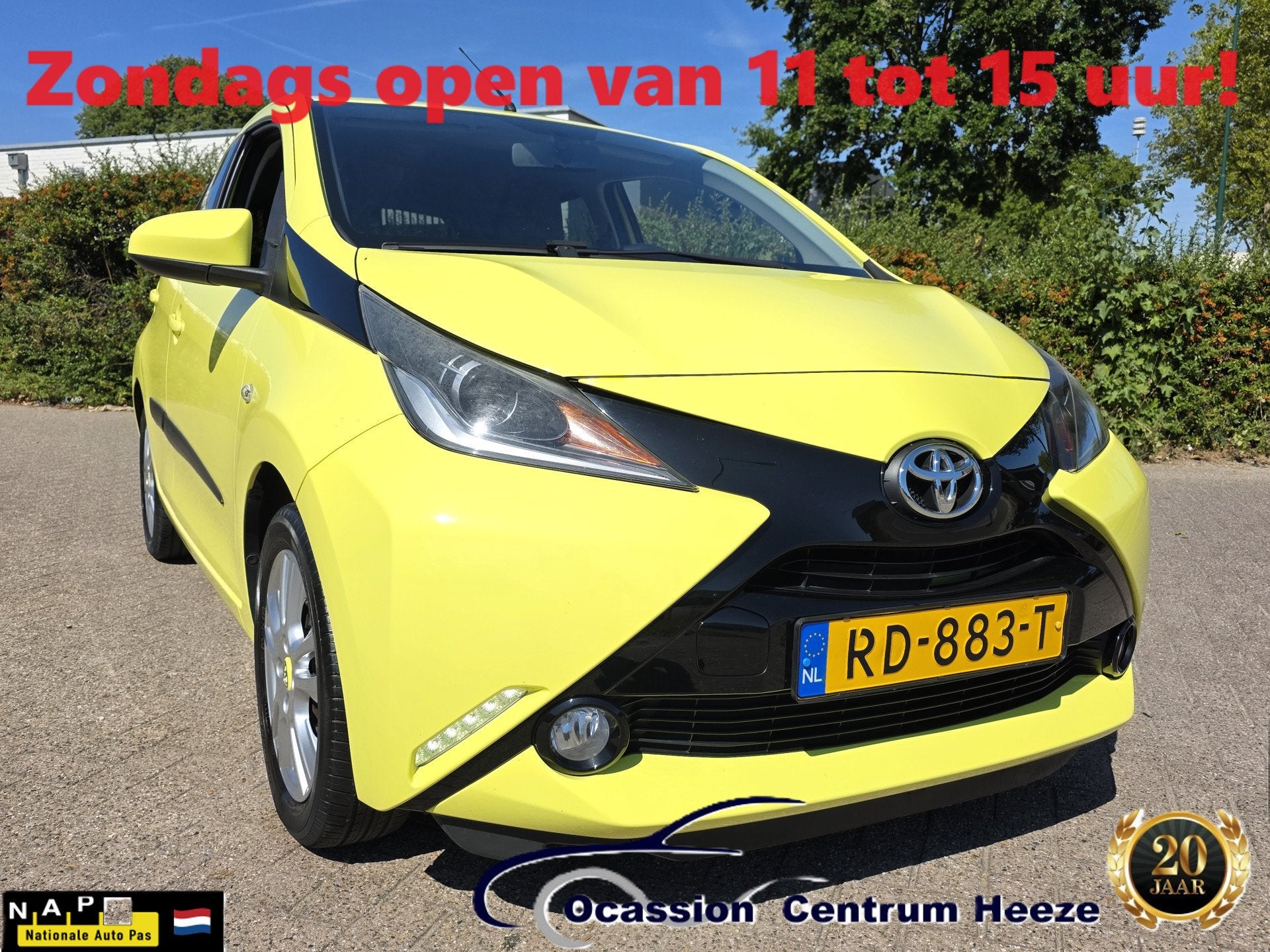 Toyota Aygo 1.0 VVT-i x-Joy, Camera! Clima! Half Leder! Trek, Auto's, Voorwielaandrijving, Dealer onderhouden, Gebruikt, 4 stoelen