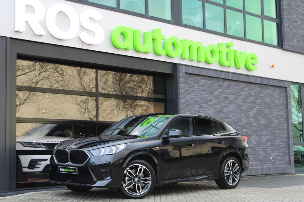 BMW X2 sDrive20i | BTW | M-SPORT | 360 CAMERA | HUD | KEYLES, X2, Zwart, 156 pk, Zwart