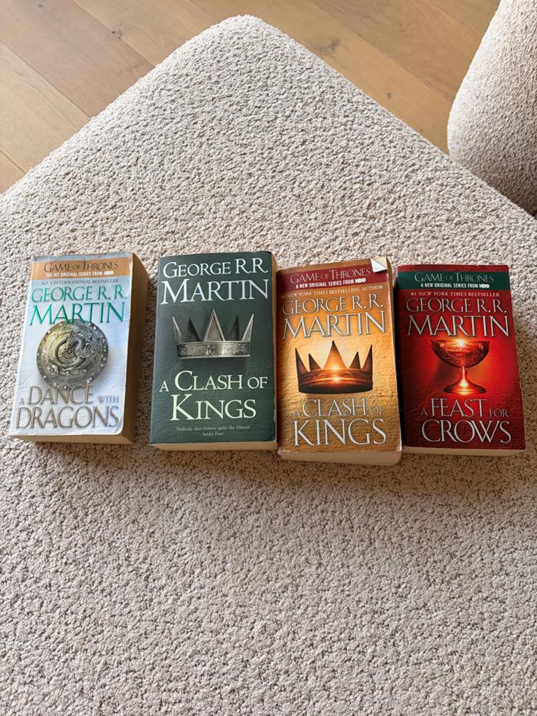 Game of Thrones / A Song of Ice and Fire boeken (4x), Ophalen of Verzenden, Gelezen, Europa overig