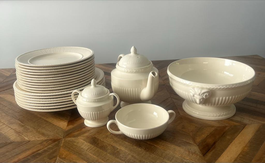 Wedgwood Edme Servies - Compleet en Zo Goed als Nieuw, Ophalen, Zo goed als nieuw, Wedgwood, Aardewerk