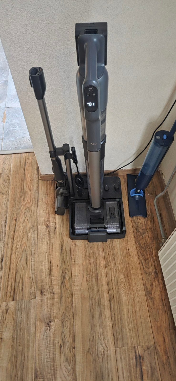 AEG AW82U1DB ULTIMATE 8000 Elektrische dweil, Witgoed en Apparatuur, Stofzuigers, Ophalen