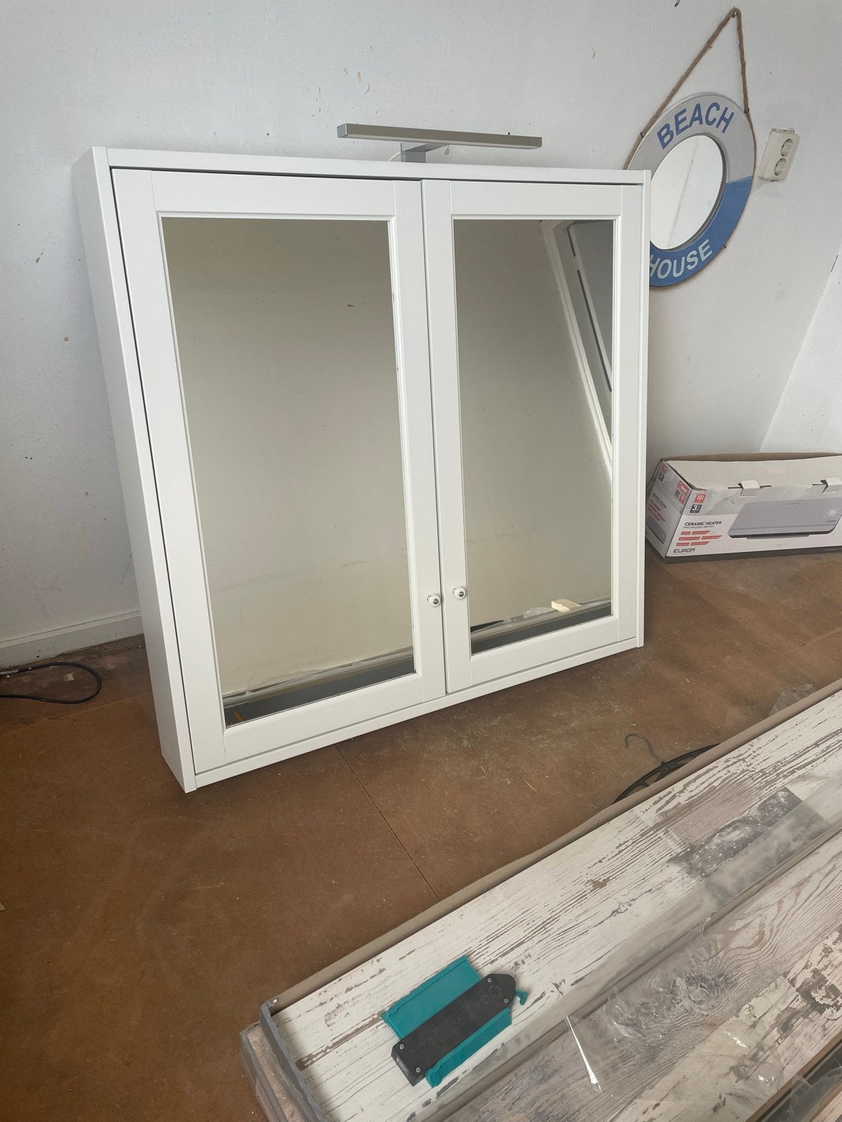 IKEA TÄNNFORSEN Spiegelkast met deuren, wit, Huis en Inrichting, Ophalen, Zo goed als nieuw, Minder dan 25 cm, Spiegelkast