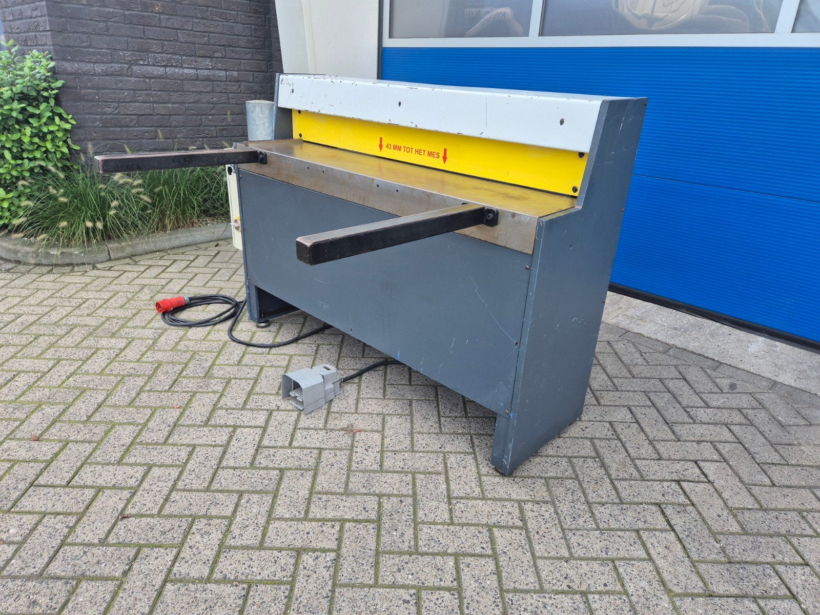SMP Universele Plaatschaar met voetbediening 1275x3mm 380V, Slowakije, Gebruikt, Info@bolkmachinehandel.nl, Ophalen of Verzenden