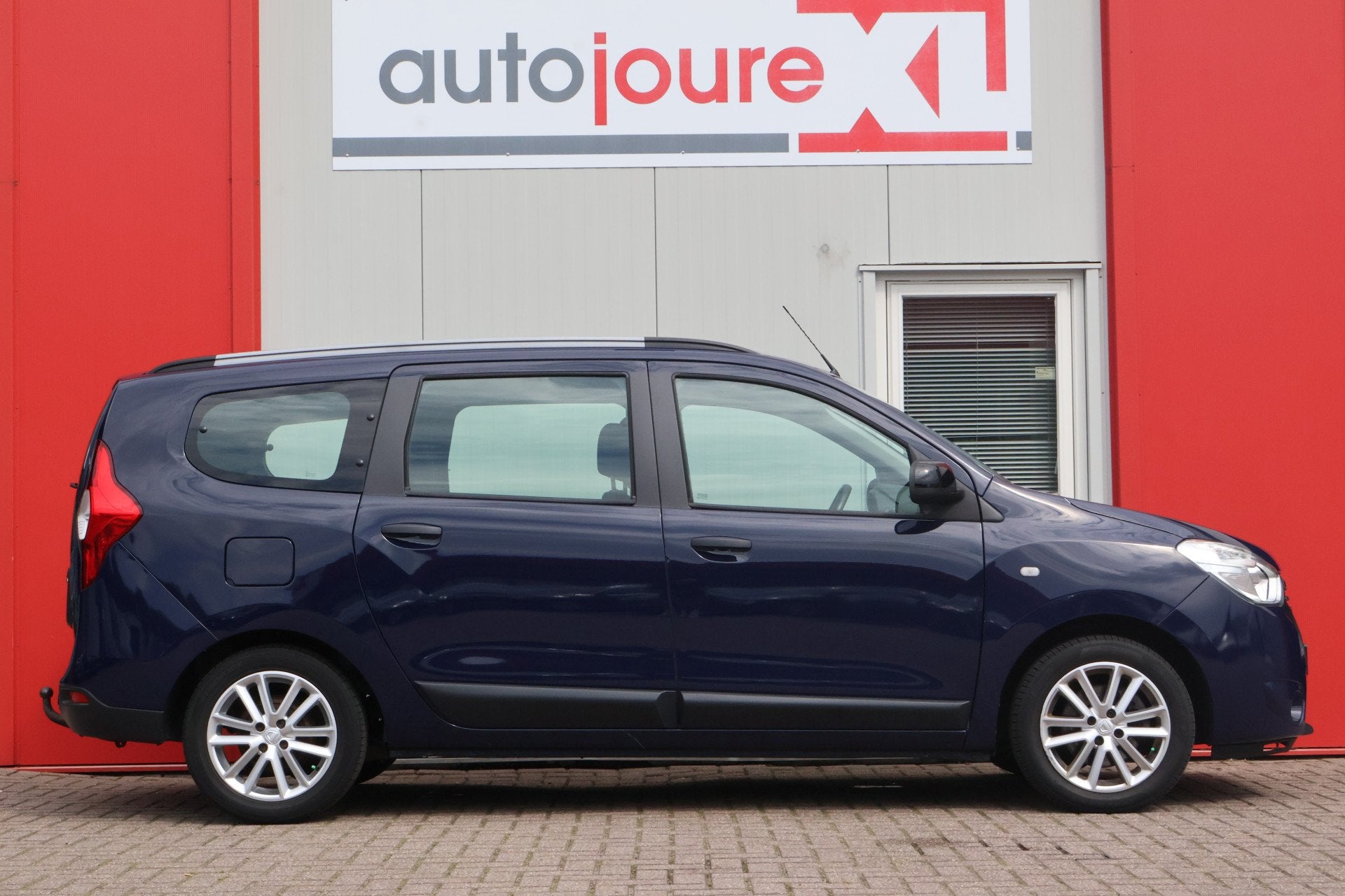 Dacia Lodgy 1.3 TCe Lauréate (bj 2019), Auto's, Voorwielaandrijving, Gebruikt, 4 cilinders, Blauw