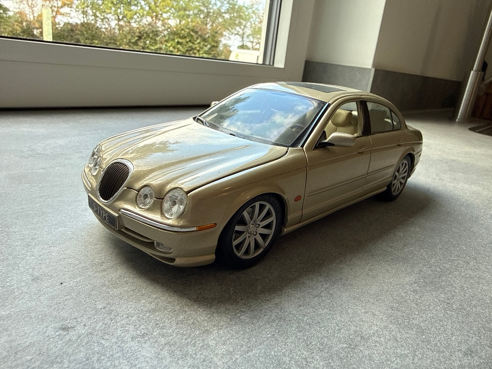 Jaguar S-Type modelauto 1:18 - Goudkleurig, Ophalen of Verzenden, Zo goed als nieuw, Auto, Overige merken