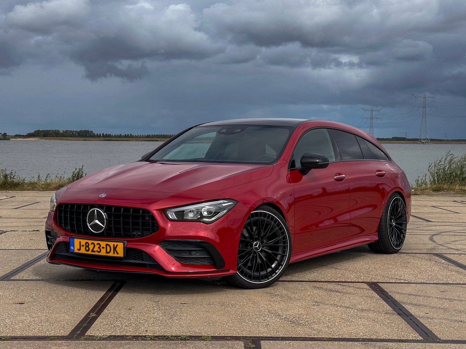 Mercedes-Benz CLA 180d Shooting Brake | AMG | Patagonia Rood, Auto's, Mercedes-Benz, 4 cilinders, 116 pk, Origineel Nederlands