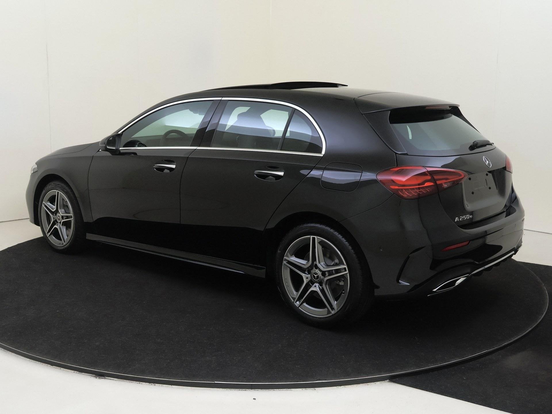 Mercedes-Benz A-klasse 250 e Business Solution AMG Panoramad, Auto's, 12 maanden, Automatische klimaatregeling, 4 cilinders, Bedrijf