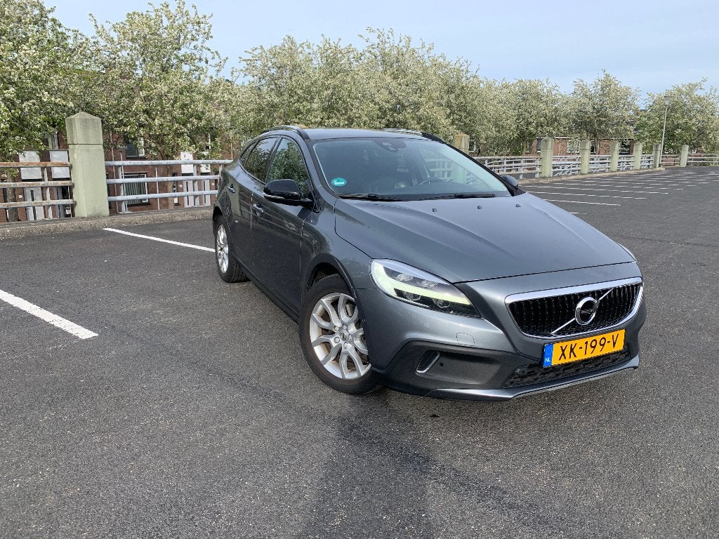 Volvo V40 Cross Country T3 | Polar+ Luxury | 2e Eigenaar, Dealer onderhouden, 1498 cc, 4 cilinders, 700 kg