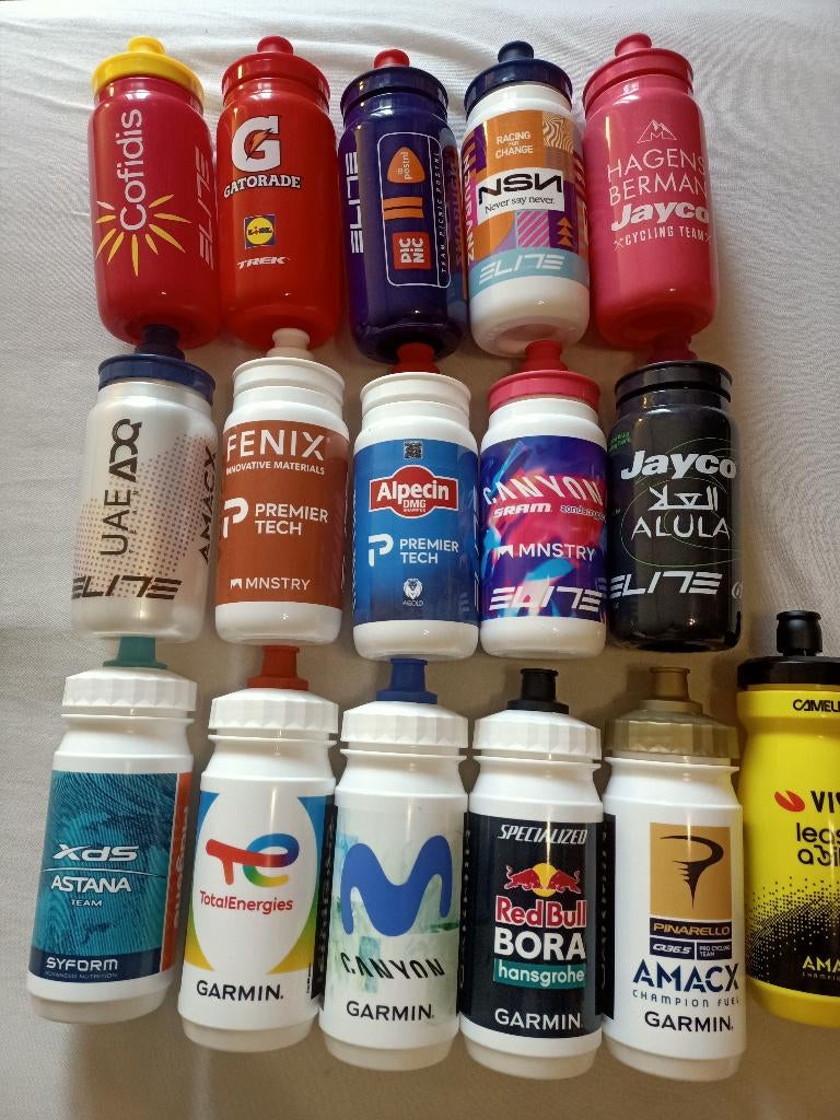 16 bidons diverse wielerploegen, Ophalen of Verzenden, Overige typen