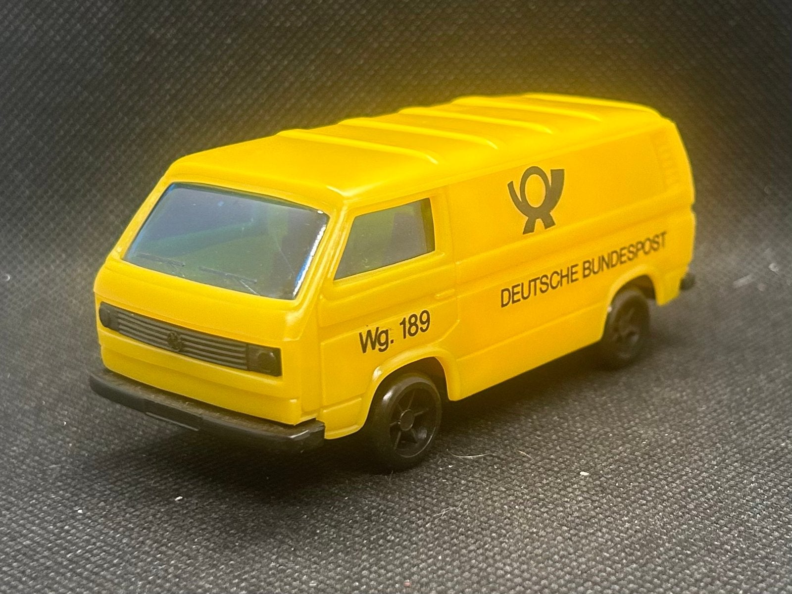 Plastic W-Germany Volkswagen T3 DBP 1:43, Hobby en Vrije tijd, Modelauto's | 1:43, Verzenden, Zo goed als nieuw, Auto, Overige merken