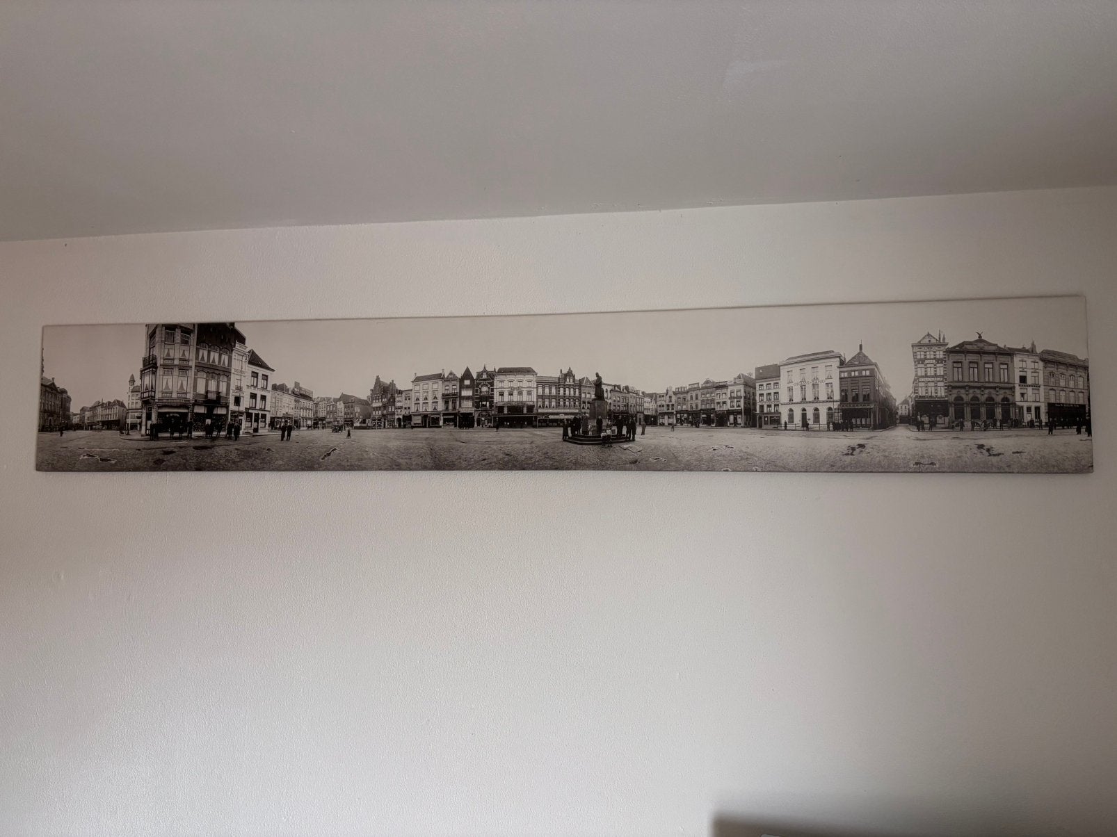Panorama foto markt ‘s-Hertogenbosch op canvas, 125 cm of meer, Ophalen of Verzenden, Zo goed als nieuw, Foto of Poster