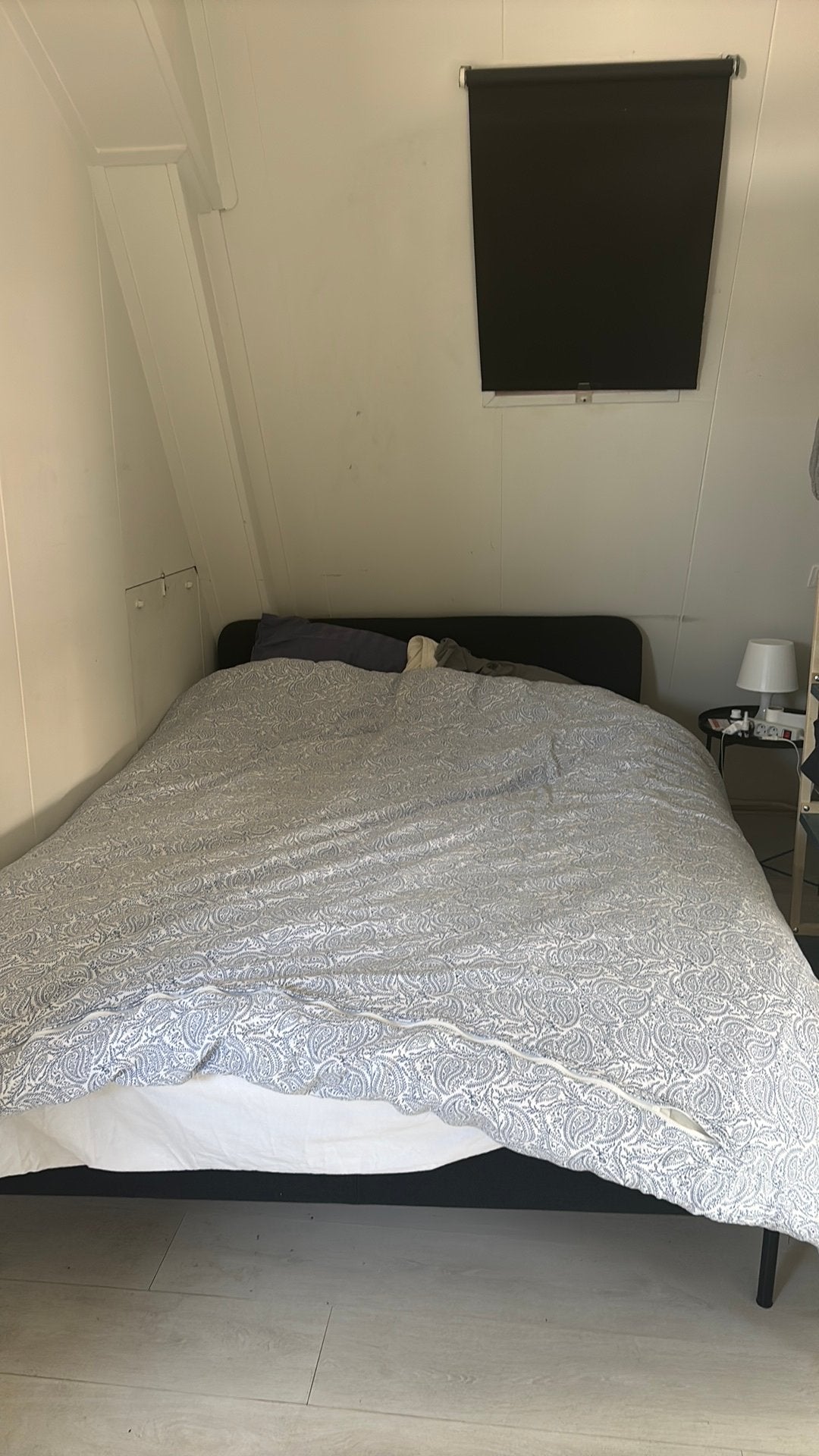 Bed alles inclusief, Ophalen, Zo goed als nieuw