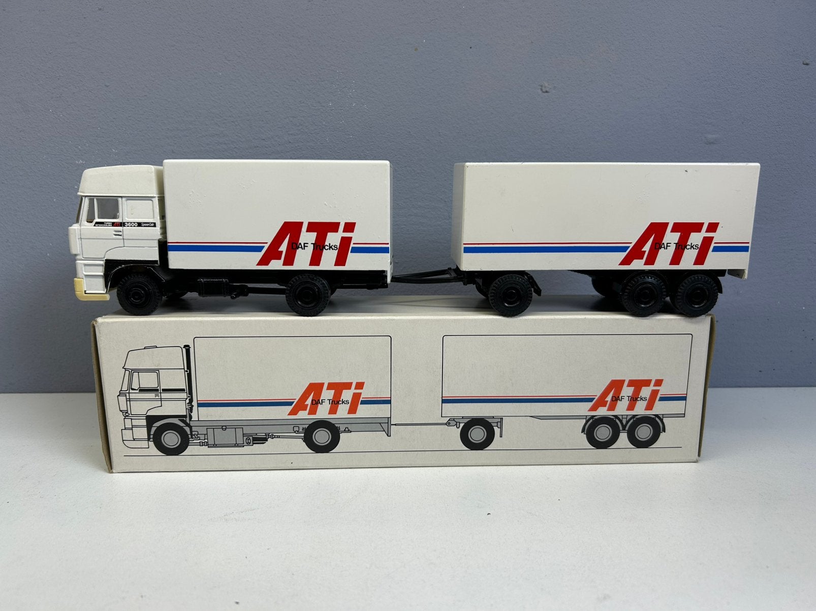 Lion toys car Daf 3600 Space Cab +box €32,50, Ophalen of Verzenden, Zo goed als nieuw, Bus of Vrachtwagen, Lion Toys
