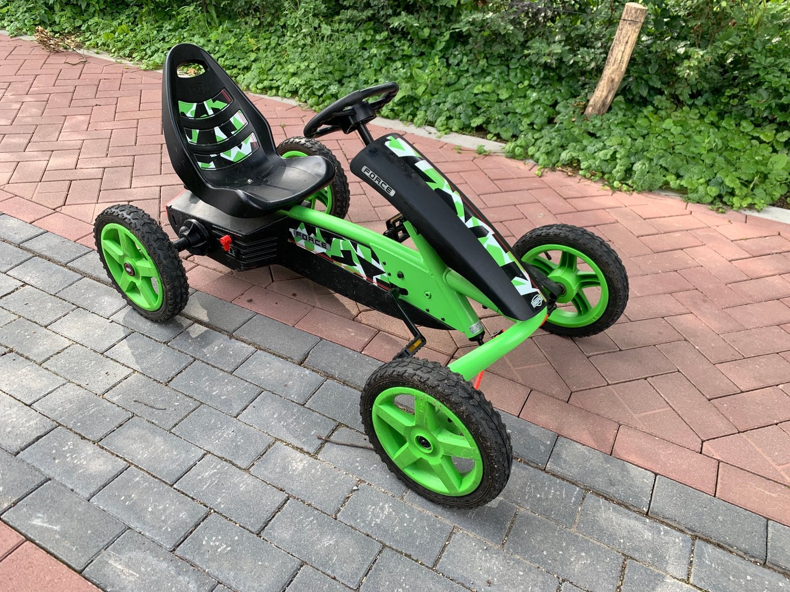 Mooie en goed onderhouden Berg Rally Force sketer ( 4/12 j ), Kinderen en Baby's, Speelgoed | Buiten | Skelters, Ophalen, Berg