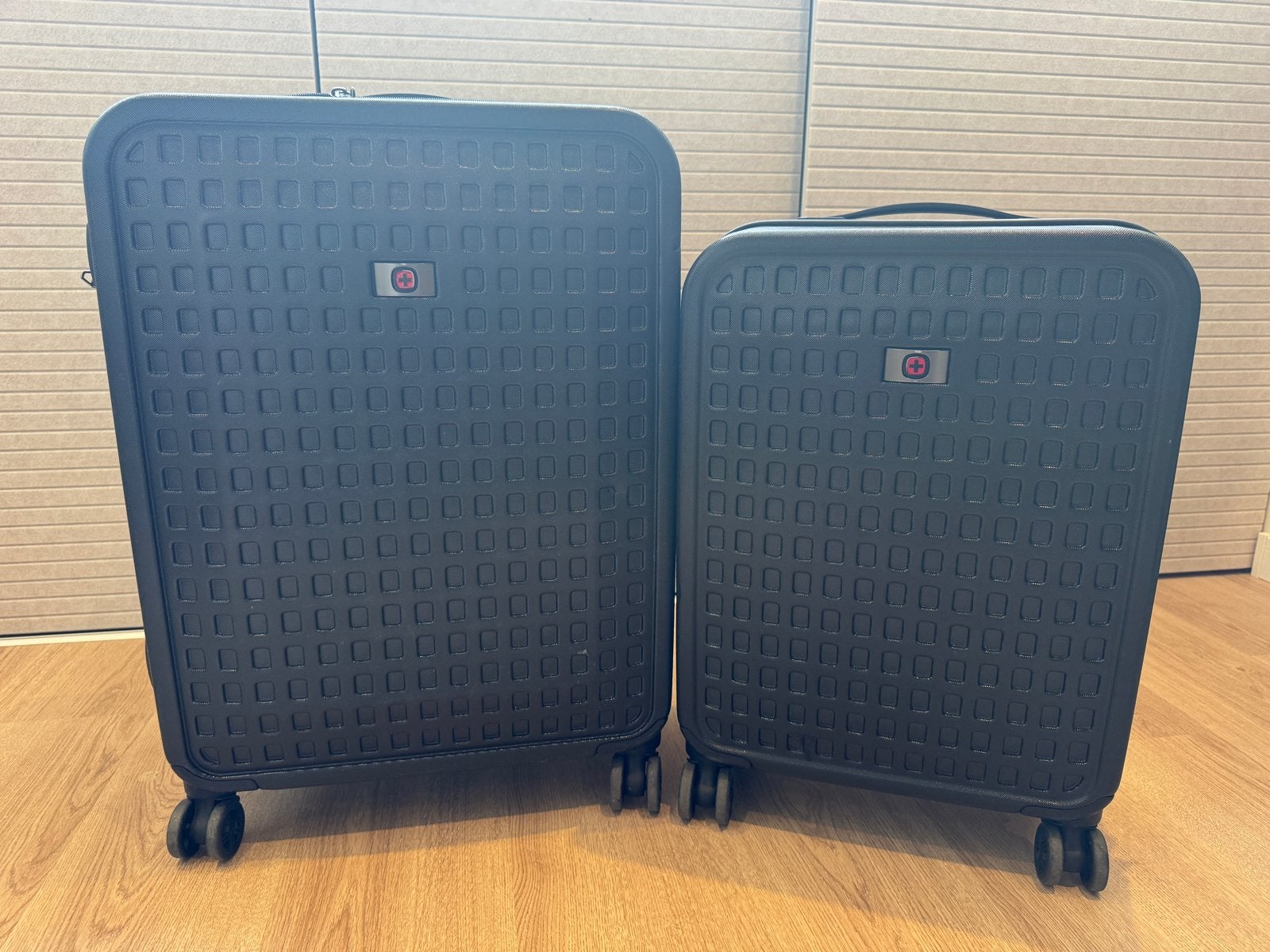 Wenger Koffers - Set van2 (kan vergroten) PRIJS BESPREEKBAAR, Gebruikt, Zacht kunststof, 35 tot 45 cm, Uitschuifbare handgreep